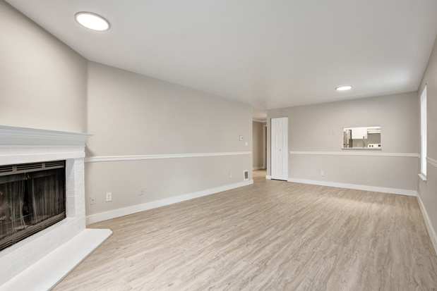 Images 2000 Lake Washington Apartments