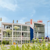 Bild zu EMCO ist Ihr Experte für hochwertige Drehmaschinen, Fräsmaschinen und CNC Training. Mit einer breiten Palette an Schulungen, Kursen und Seminaren unterstützt EMCO Fachkräfte im Drehen und Fräsen. 