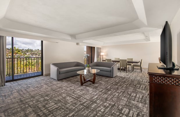Images Crowne Plaza San Diego - Mission Valley by IHG