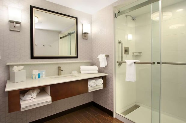 Images Hampton Inn & Suites Rockville Centre