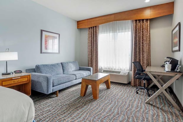 Images Best Western Plus Peppertree Inn at Omak