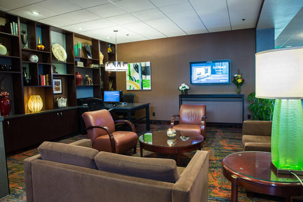 Images Holiday Inn Des Moines Dtwn - Mercy Area, an IHG Hotel