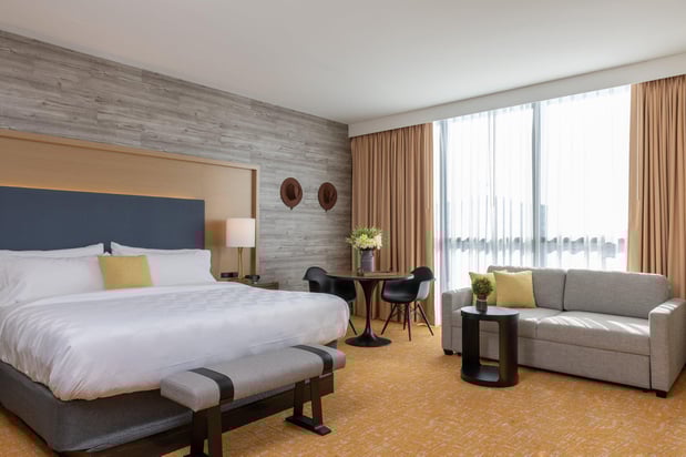 Images Holiday Inn & Suites Nashville Downtown - Broadway by IHG