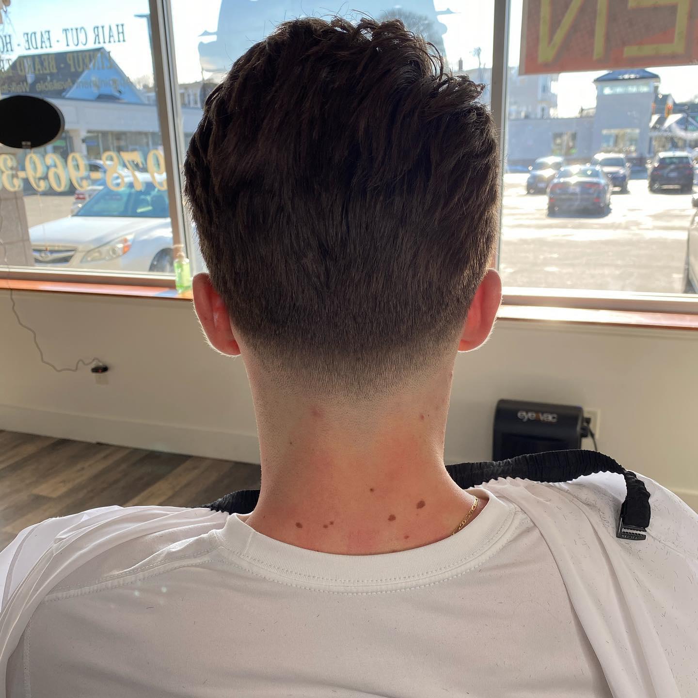 Azad&apos;s Barbershop Logo