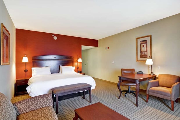 Images Hampton Inn & Suites Peoria at Grand Prairie, IL