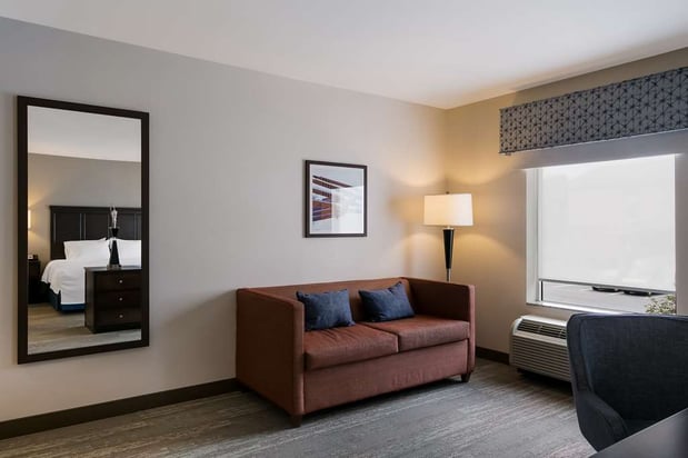 Images Hampton Inn & Suites Wilmington Christiana