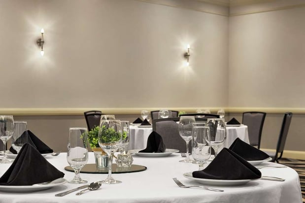 Images Embassy Suites by Hilton Denver International Airport