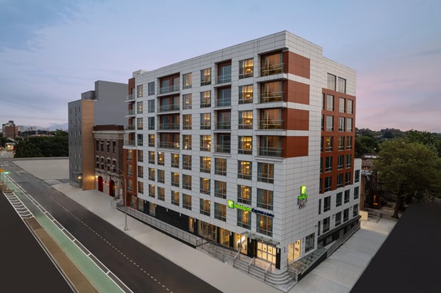 Images Holiday Inn Express & Suites Woodside LaGuardia Airport by IHG