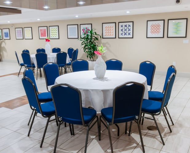 Images Holiday Inn Express Waikiki by IHG