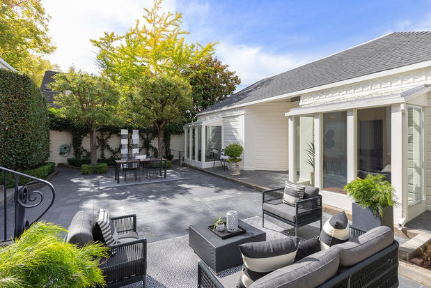 Images Emma Dolgin, REALTOR | Anja + Co.