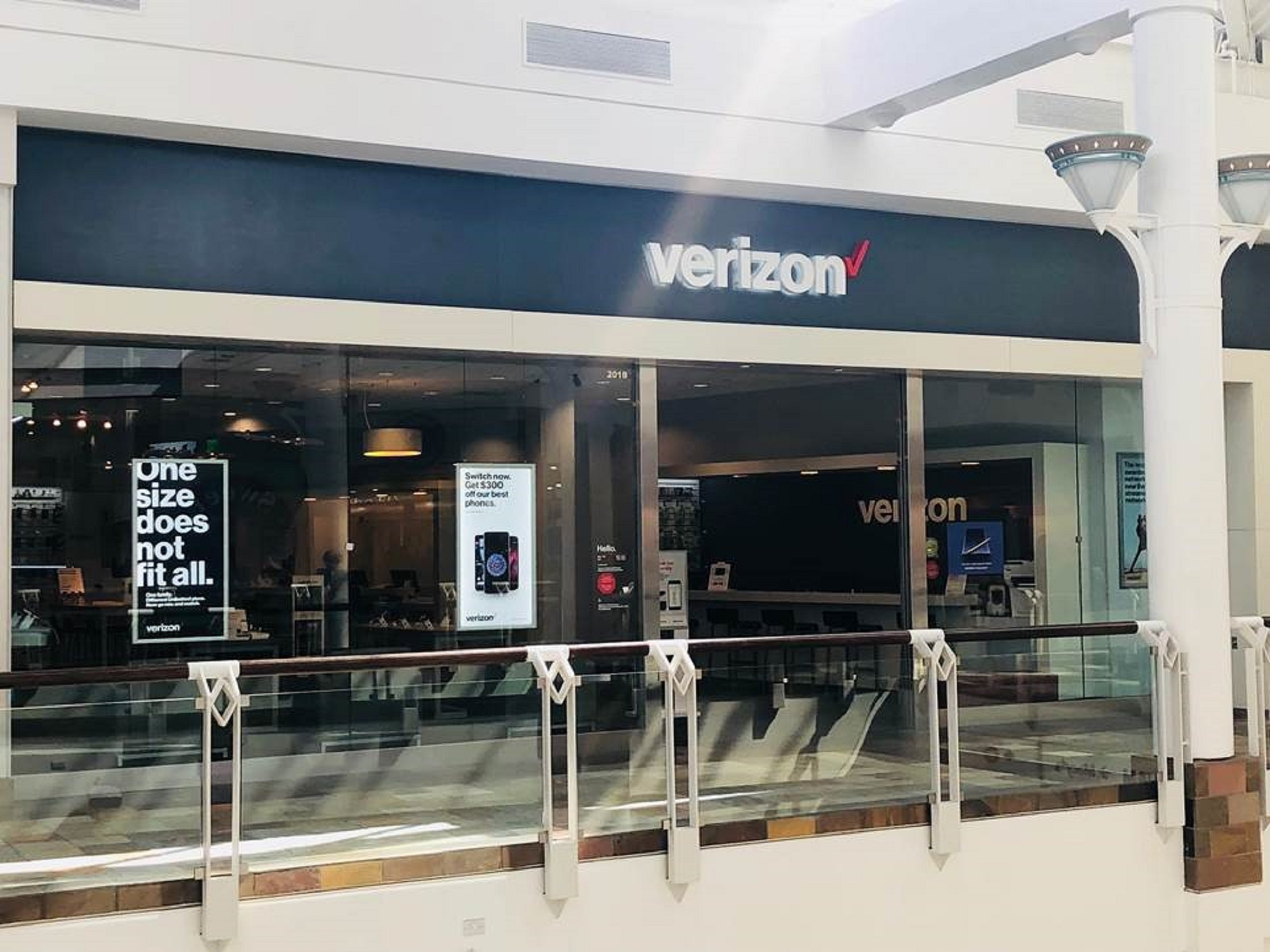 Verizon Authorized Retailer – GoWireless Photo