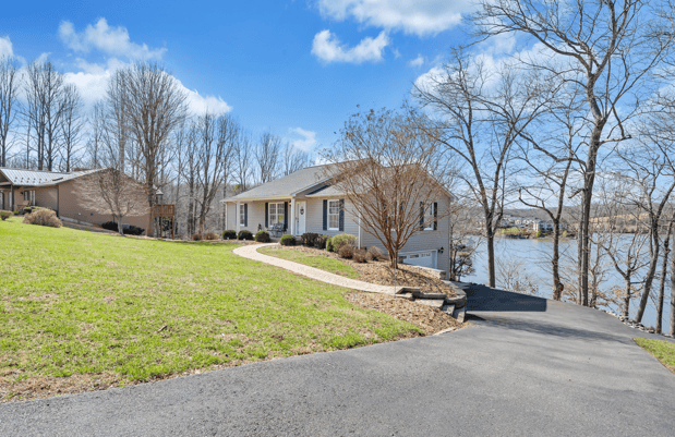Images Damon Gettier and Associates, Realtors-Brokered by Real Broker LLC