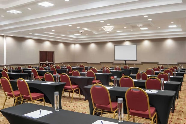 Images DoubleTree by Hilton Hotel Newark Airport