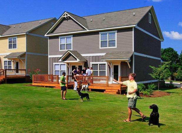 Images The Cottages at Lake Tamaha - Student Housing