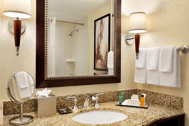 Images Hilton East Brunswick Hotel & Executive Meeting Center