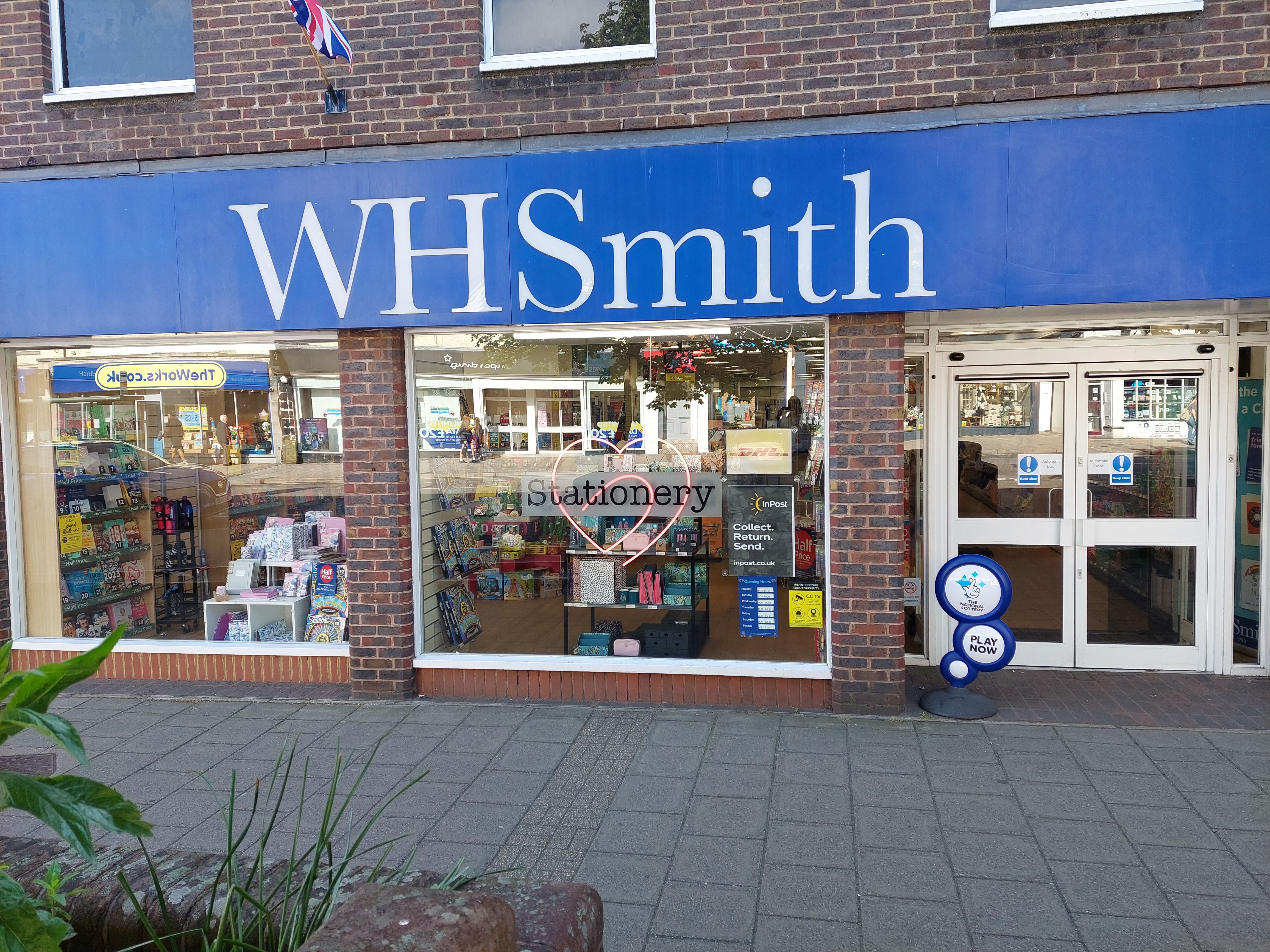 Images DHL Express Service Point (WHSmith Hitchin)