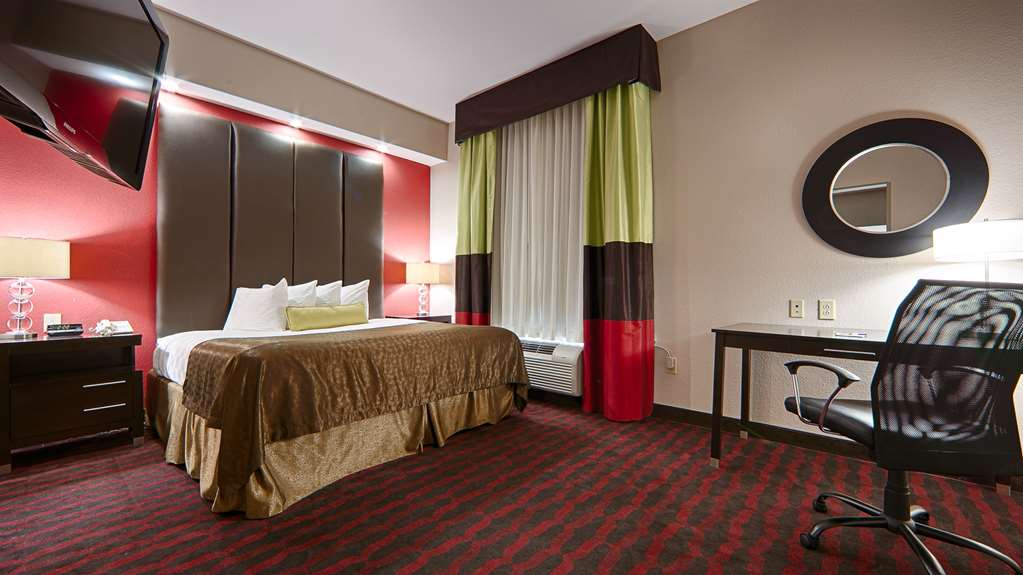 King Whirlpool Suite