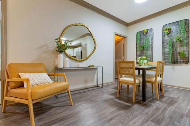 Images Summerwind Apartments