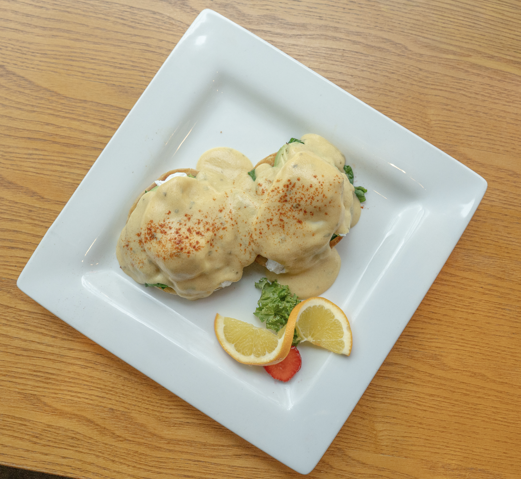 +5 options of eggs Benedict, perfect for brunch and to pair up with a mimosa!