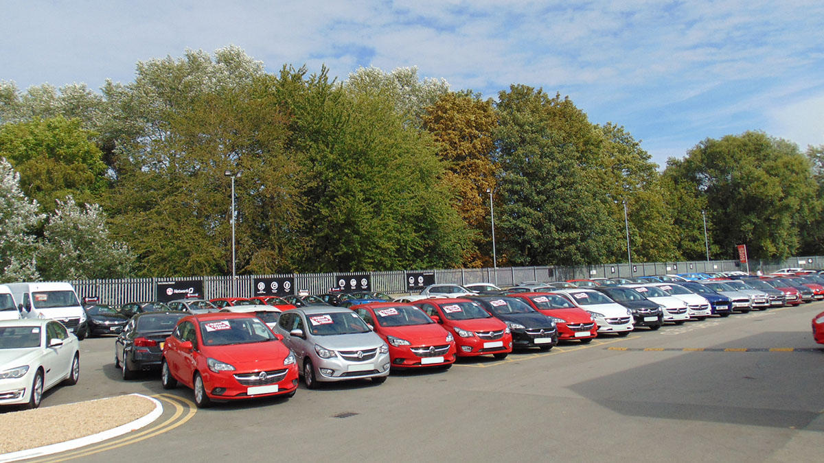 Cars outside the Vauxhall Wakefield dealership Evans Halshaw Vauxhall Wakefield Wakefield 01924 376771