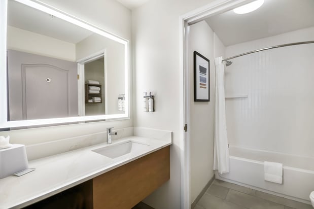 Images Staybridge Suites Toledo - Maumee by IHG