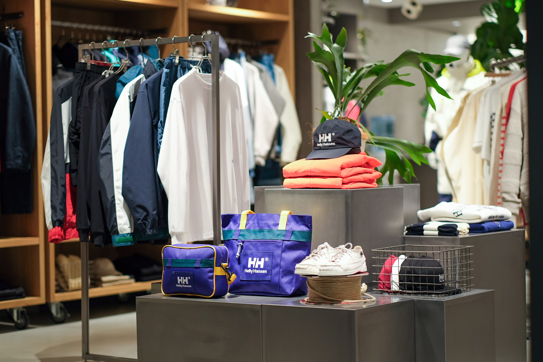 Images HELLY HANSEN (ヘリーハンセン) 原宿