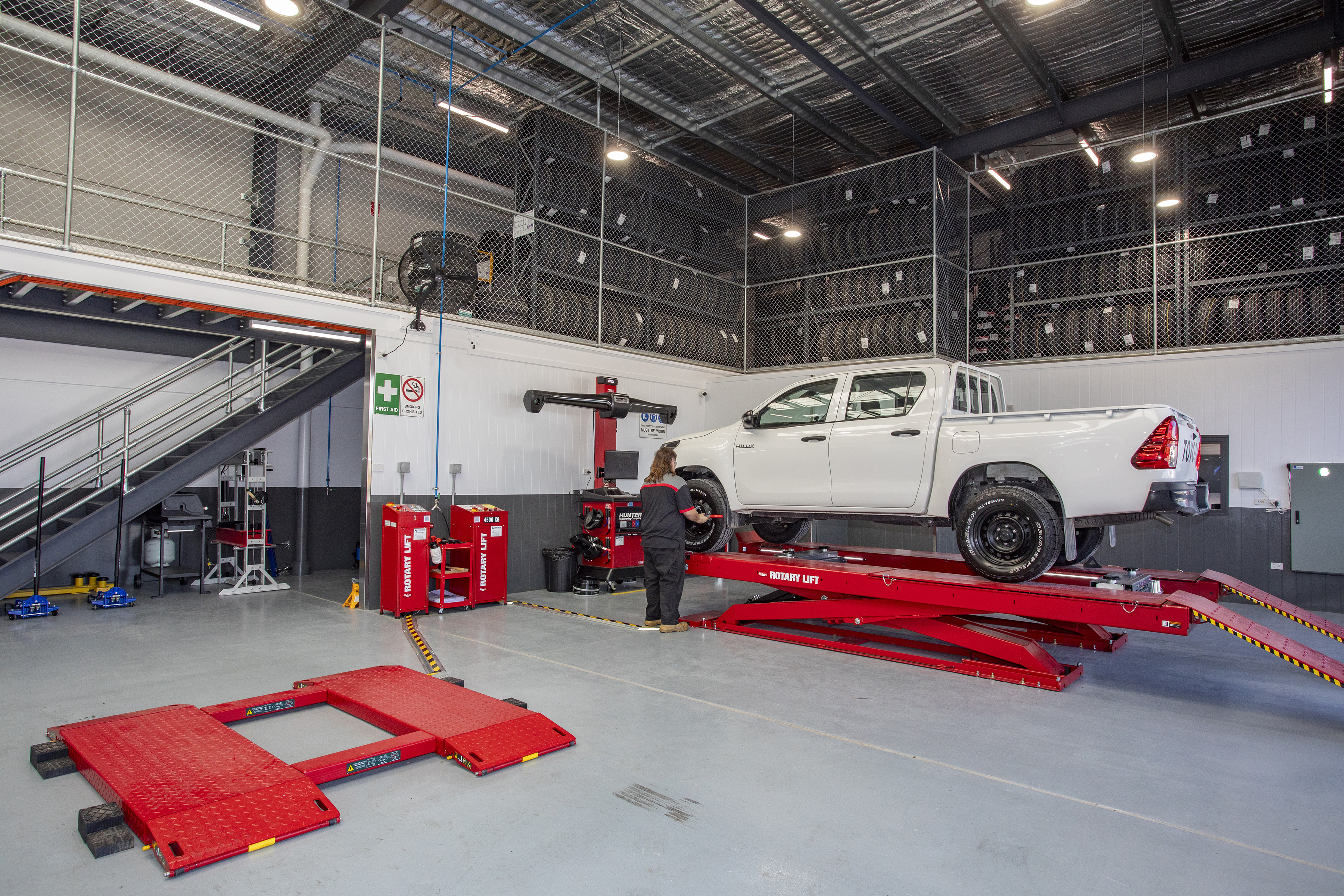 Images Bridgestone Select Tyre & Auto Huntlee