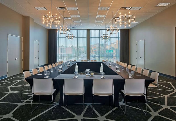 Images Graduate by Hilton Tempe