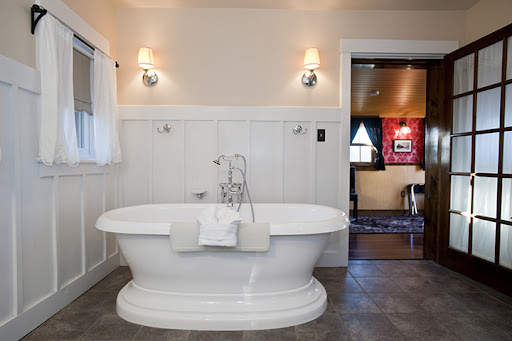 Chico Hot Springs Resort & Day Spa Image