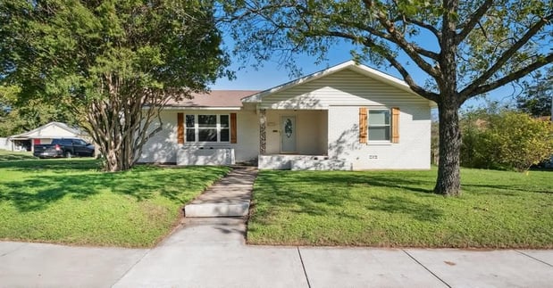 Images Moore Home & Ranch Realty