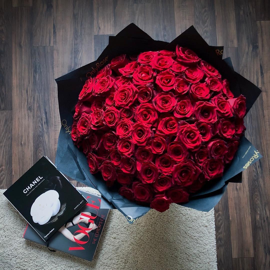 100 Red Classic Roses Bouquet