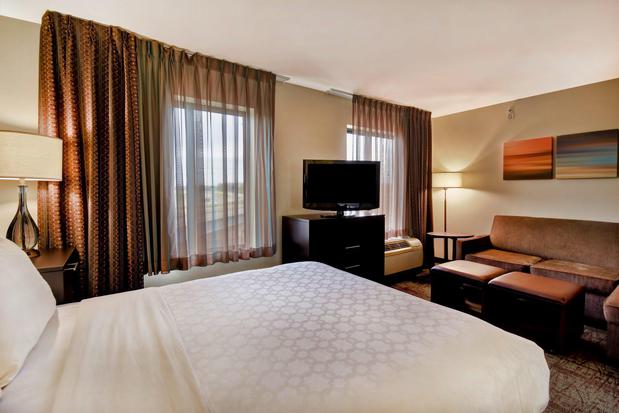 Images Staybridge Suites Middleton/Madison-West by IHG