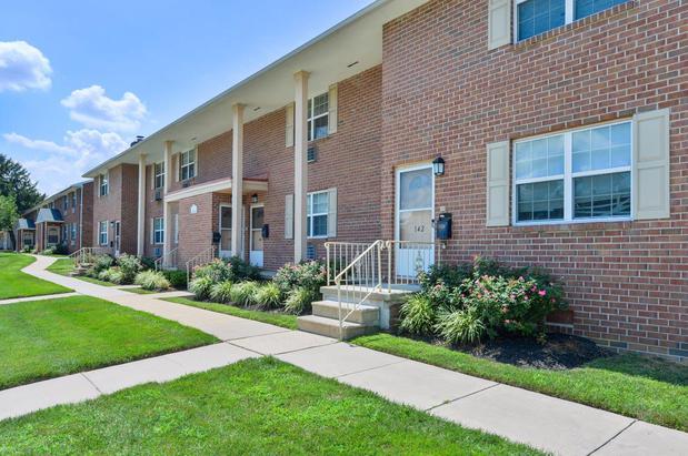 Images Roberts Mill Apartment Homes