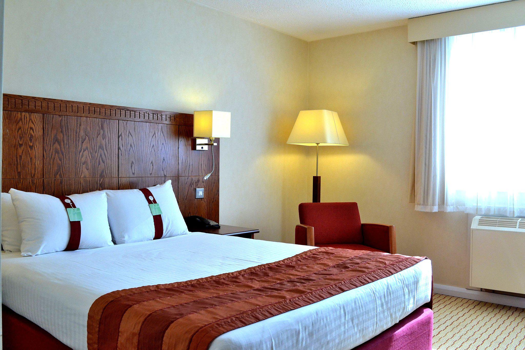 Images Holiday Inn Northampton, an IHG Hotel