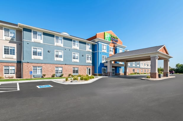 Images Holiday Inn Express & Suites Council Bluffs - Conv Ctr Area by IHG
