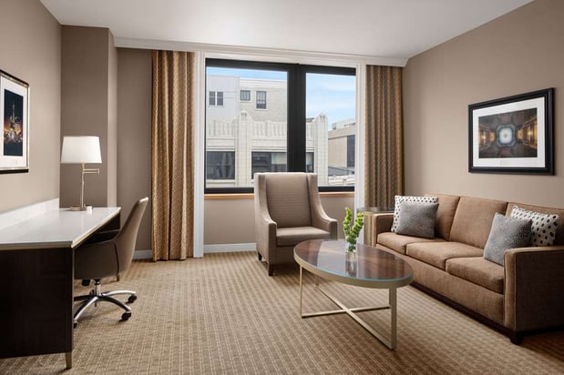 Images Hilton Indianapolis Hotel & Suites