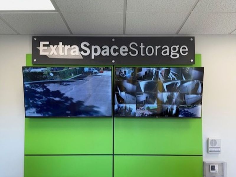 Images Extra Space Storage