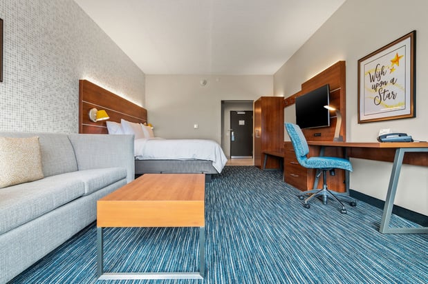 Images Holiday Inn Express & Suites Orlando - Lake Buena Vista by IHG