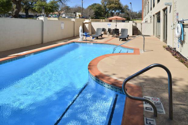 Images Holiday Inn Express & Suites Austin North Central by IHG