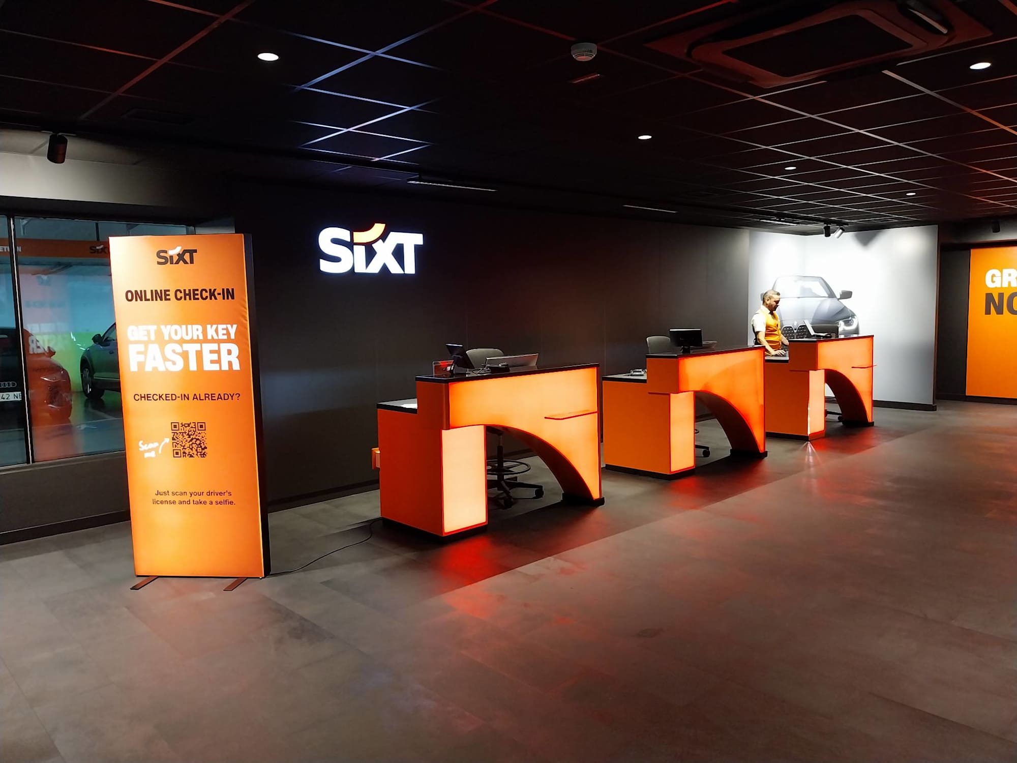 SIXT Alquiler de Coches - Aeropuerto de M&aacute;laga (AGP) 10