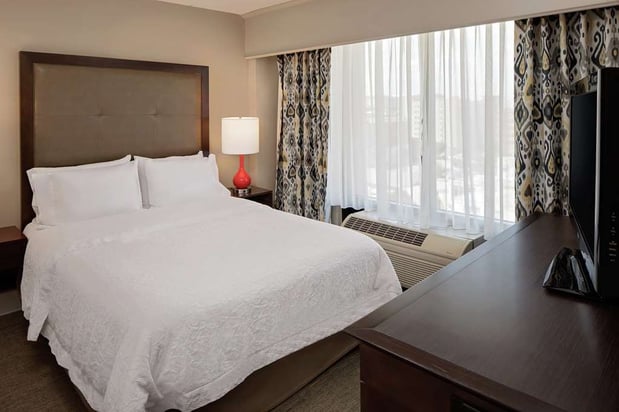 Images Hampton Inn Louisville Downtown