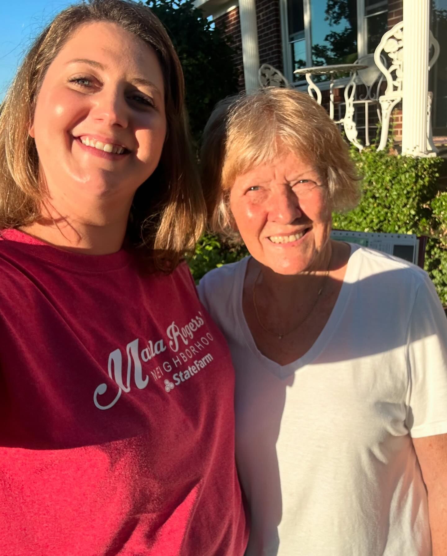 This is why I do what I do!! When I can show up to customers homes and provide a check and a hug or a check and a hot meal. 
I love serving people! With these people choosing me as their agent, that&rsquo;s exactly what I got to do today! 
#marlarogersneighborhood #likeagoodneighbor #statefarm #hurricanehelene