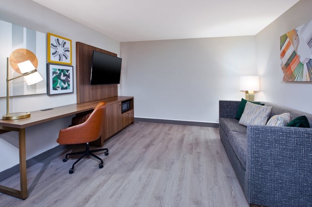 Images Holiday Inn Ontario Airport by IHG