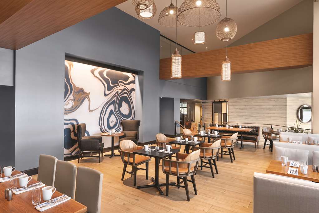 DoubleTree by Hilton Tampa Rocky Point Waterfront