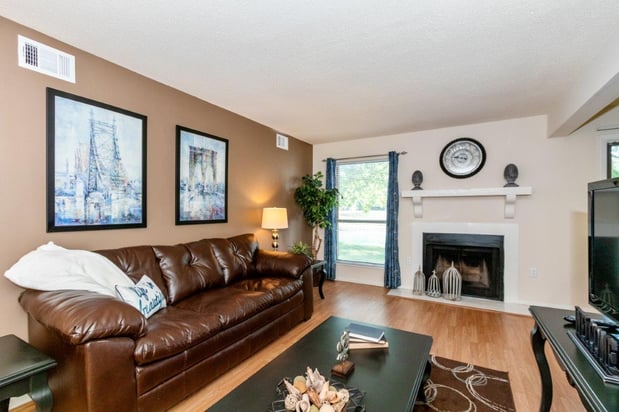 Images Lakeside Crossing at Eagle Creek Apartments and Townhomes