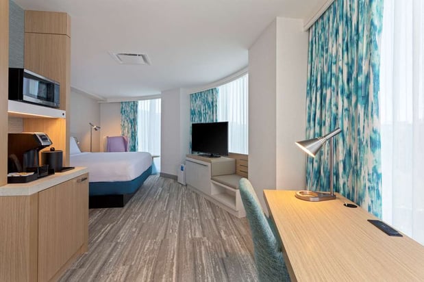 Images Hilton Garden Inn Boston Brookline