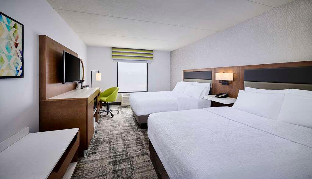 Images Hampton Inn and Suites by Hilton Windsor