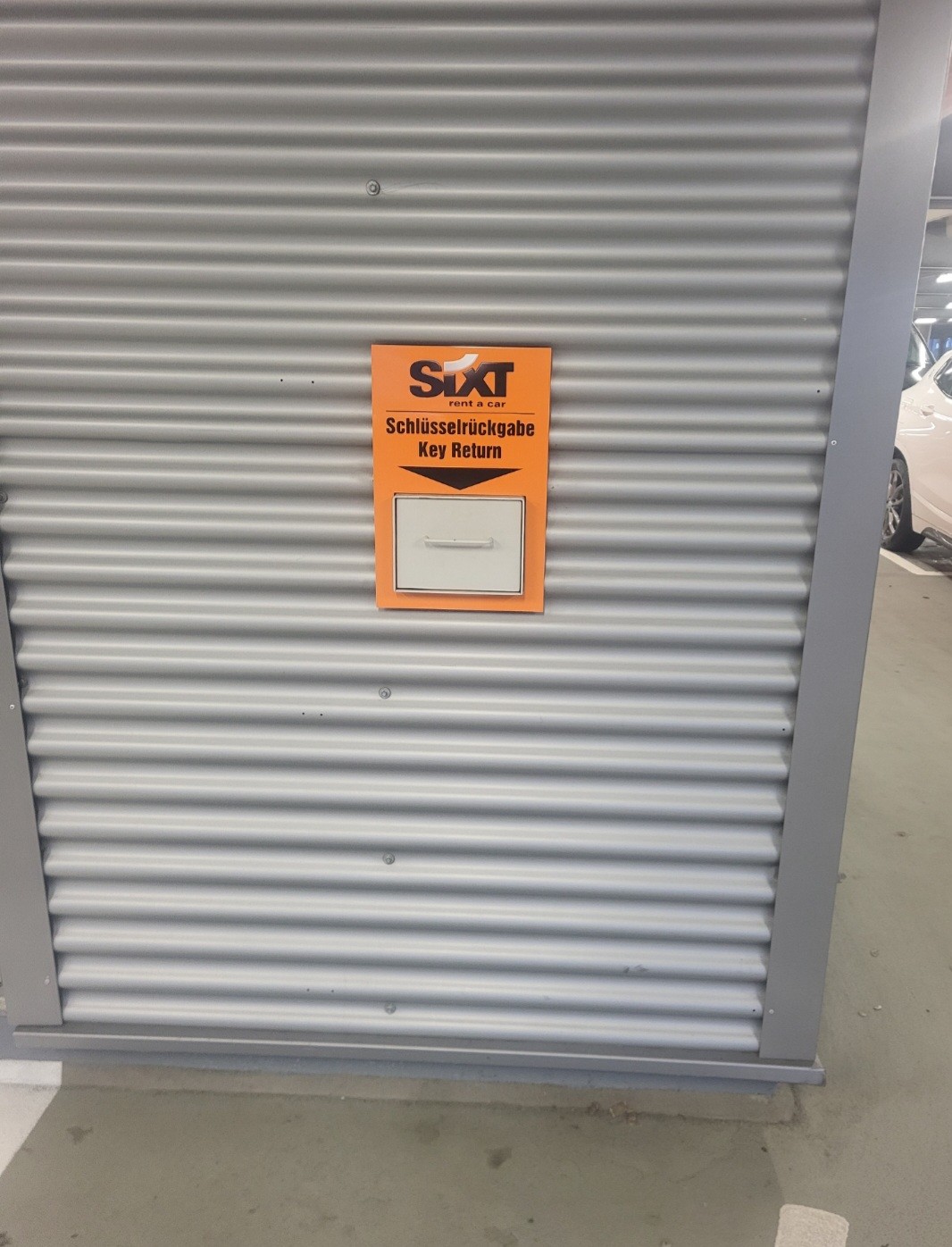 SIXT Autovermietung Düsseldorf Flughafen, Terminal Ring 1, Zentralgeb. in Düsseldorf