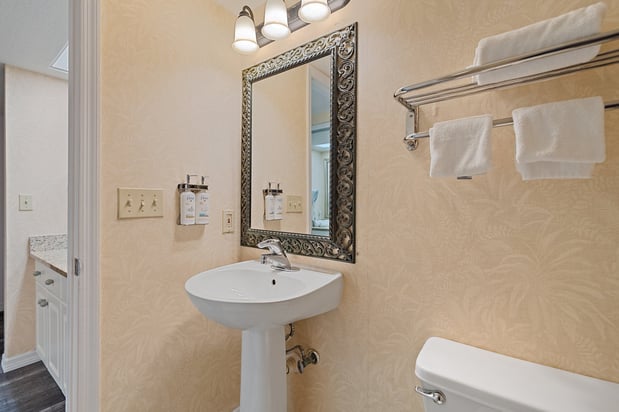 Images Holiday Inn & Suites Clearwater Beach S-Harbourside by IHG