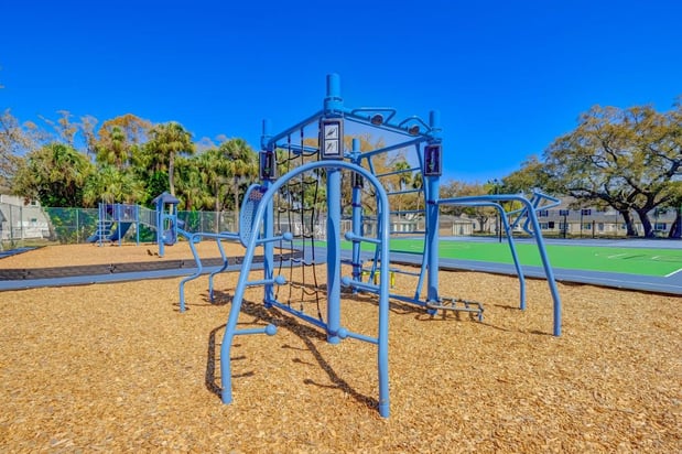Images Reserve at Lake Pointe Apartment Homes